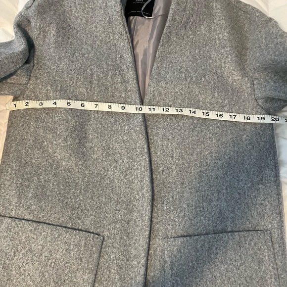 Zara outerwear tagged XS oversized - Picture 4 of 9